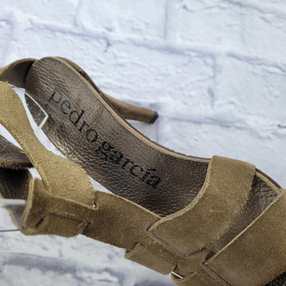 Pedro Garcia Olive Green Suede T-Strap Heeled Sandals - Picture 13 of 16
